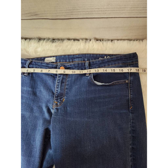 Gap Womens Sexy Boot Cut Jeans Blue Pockets Dark Wash Low Rise Denim Classic‎ 33 - Picture 3 of 7